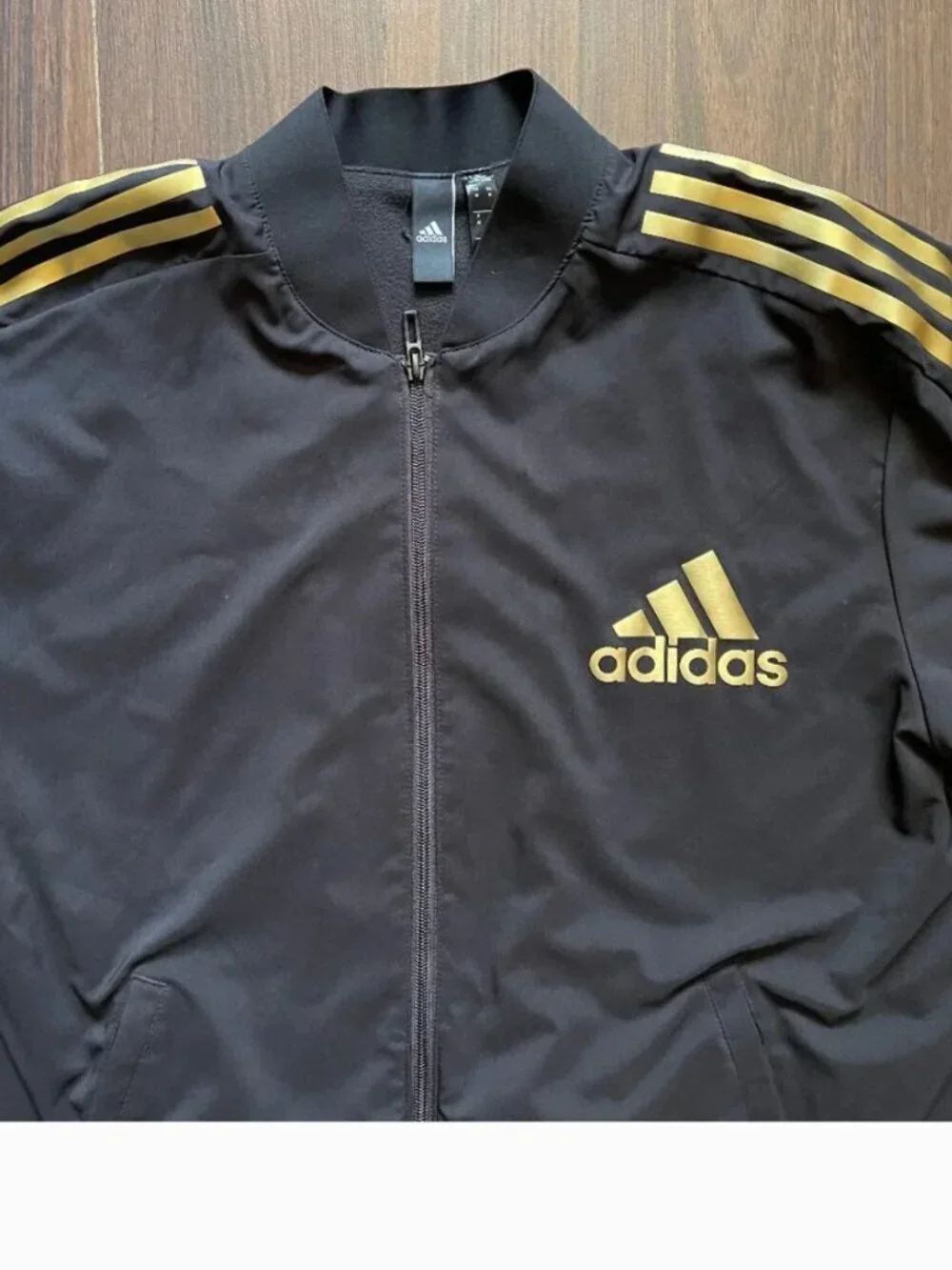 Adidas 3 Gold stripes windbreakers jacket M
